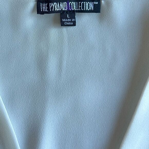 The Pyramid Collection White Long Sleeve Tie Front Blouse Size Large - Picture 6 of 8